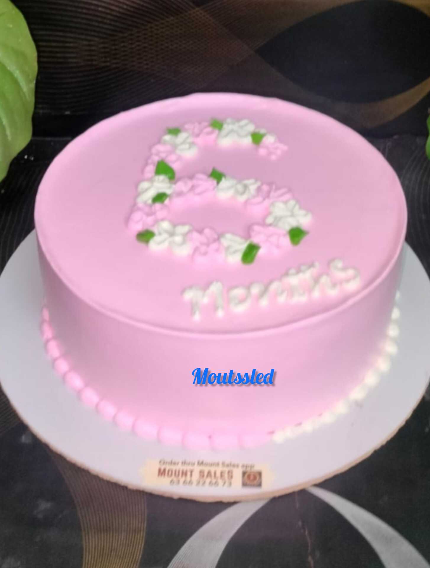 Premium RED N White Velvet Cake